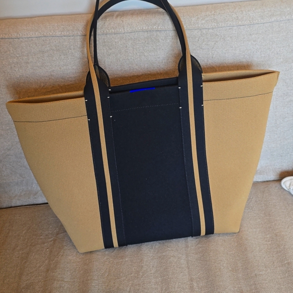 Rothy’s The Essential Tote & Wallet Camel Black
